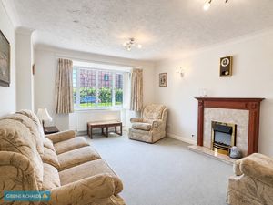 Sitting room- click for photo gallery